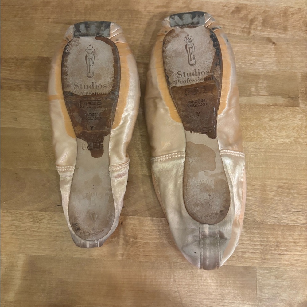 Used Pointe Shoes - Picture 2 of 2